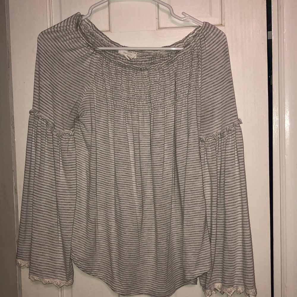 Maurice’s Gray and white stripe top